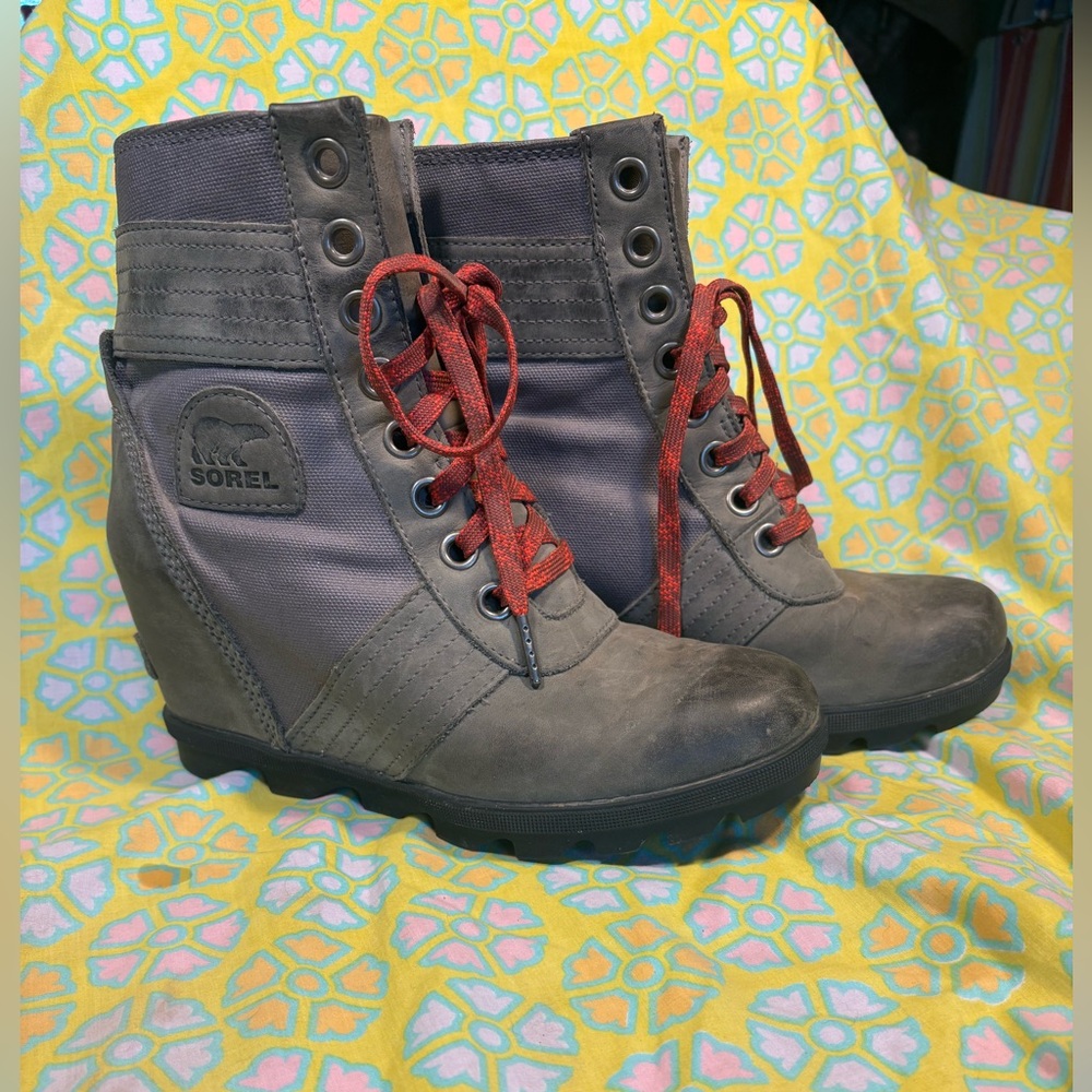 Sorel Lexie Wedge Boot Bootie women’s size 8